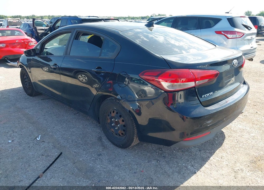 2017 KIA FORTE VIN: 3KPFK4A79HE018538