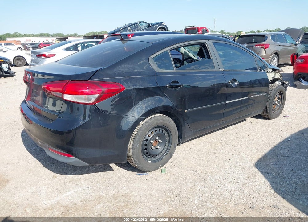 2017 KIA FORTE VIN: 3KPFK4A79HE018538