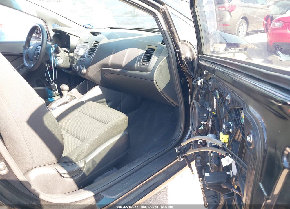 2017 KIA FORTE VIN: 3KPFK4A79HE018538