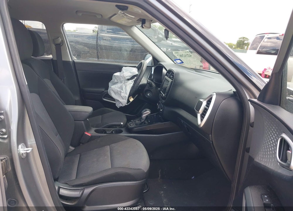 2023 KIA SOUL VIN: KNDJ23AU6P7861766