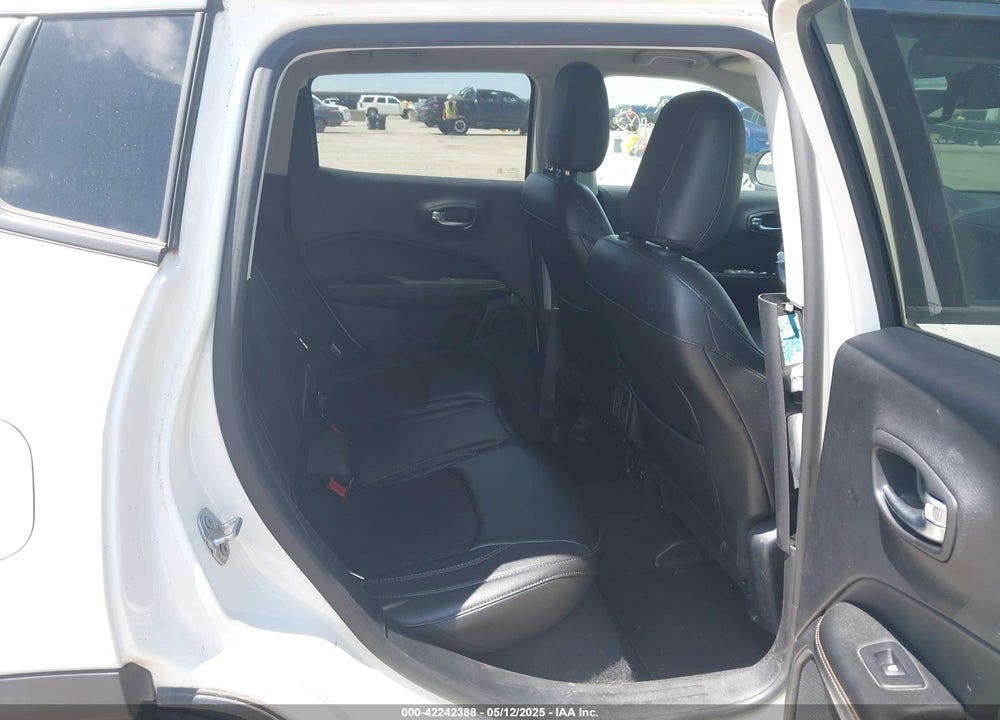 2018 JEEP COMPASS LATITUDE 4X4 VIN: 3C4NJDBB0JT333537