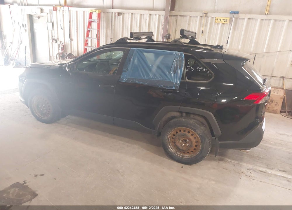 2022 TOYOTA RAV4 XLE PREMIUM VIN: 2T3A1RFV1NW311285