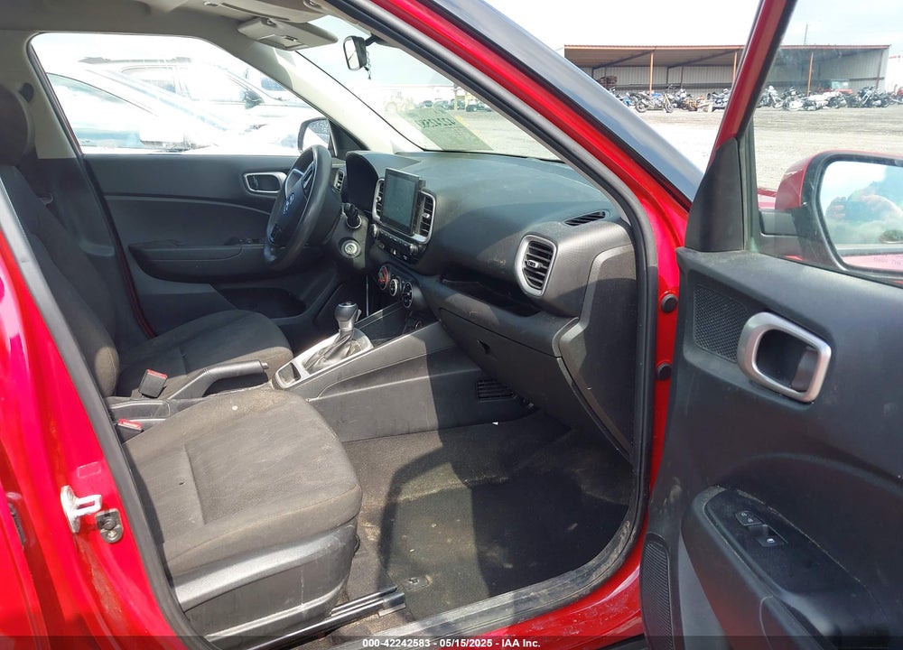 2021 HYUNDAI VENUE VIN: KMHRB8A31MU065989