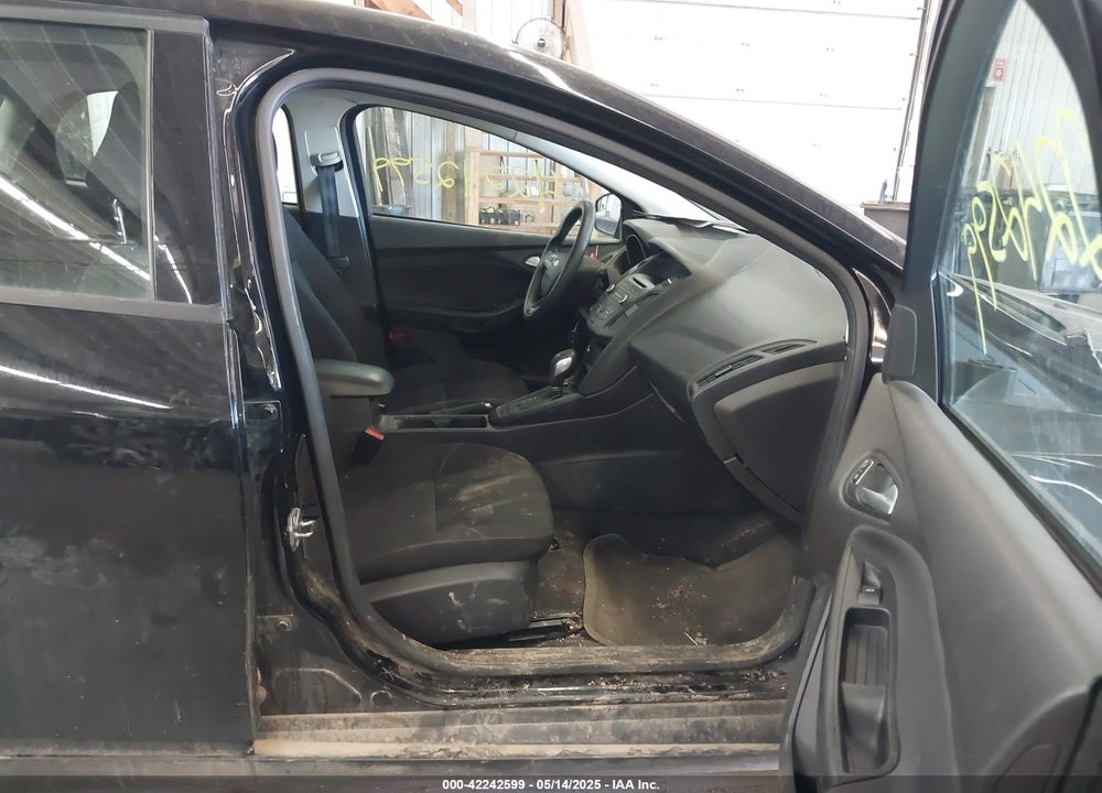2017 FORD FOCUS VIN: 1FADP3K27HL290380