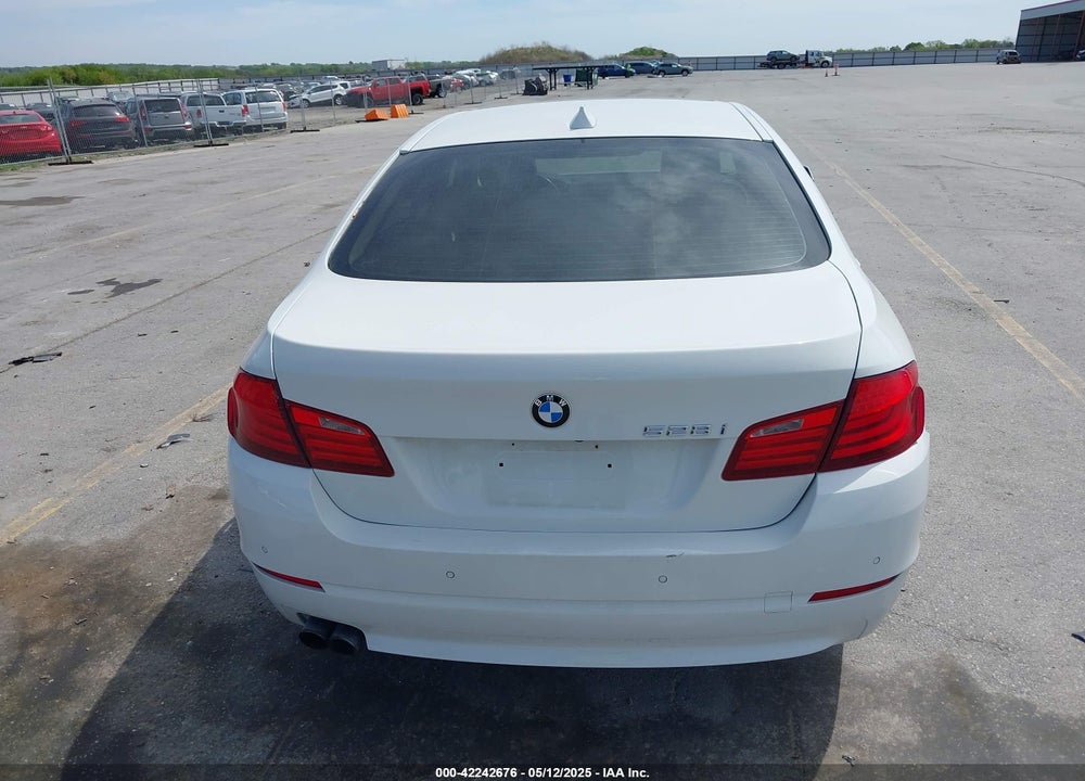 2012 BMW 528I XDRIVE VIN: WBAXH5C51CDW04081