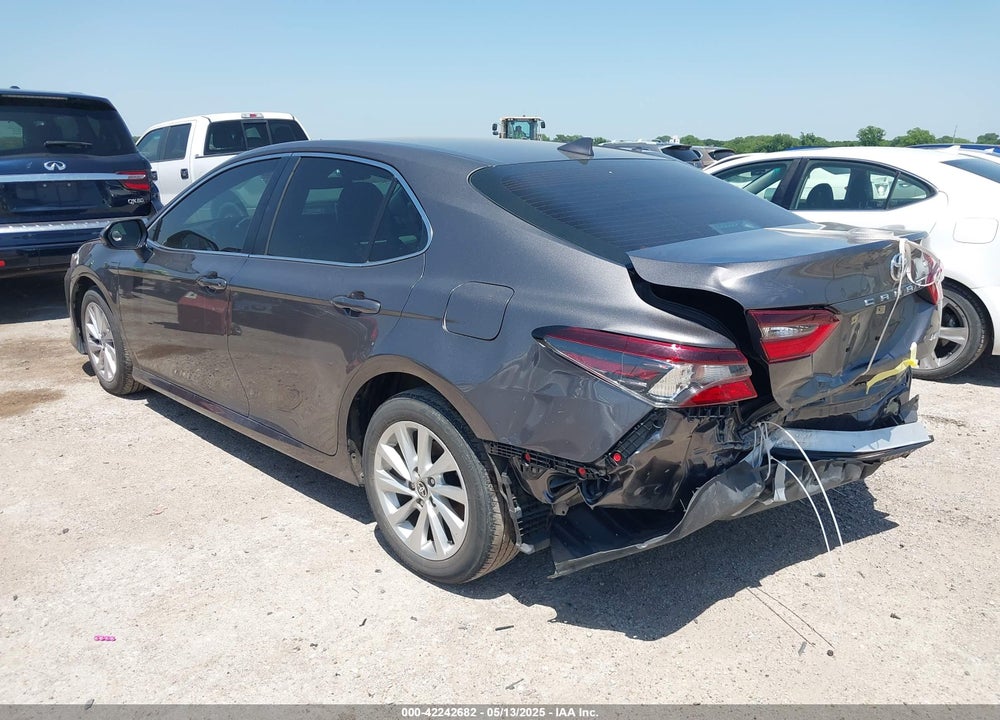2021 TOYOTA CAMRY VIN: 4T1C11AK3MU526276