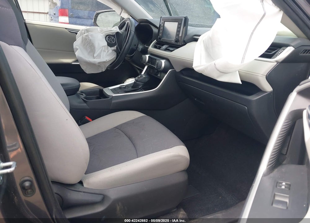 2021 TOYOTA RAV4 HYBRID XLE VIN: JTMRWRFVXMD110128