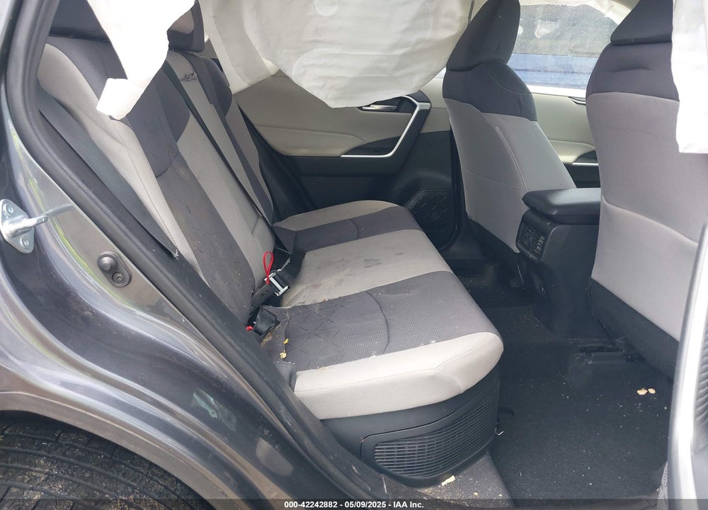 2021 TOYOTA RAV4 HYBRID XLE VIN: JTMRWRFVXMD110128