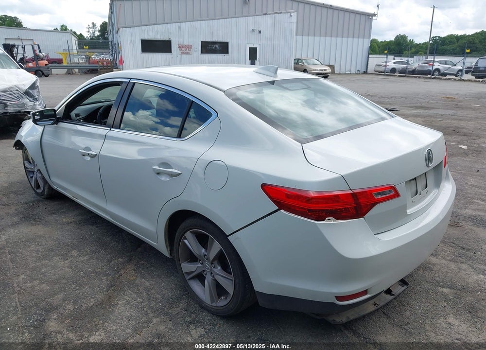 2013 ACURA ILX 2.0L VIN: 19VDE1F50DE014417