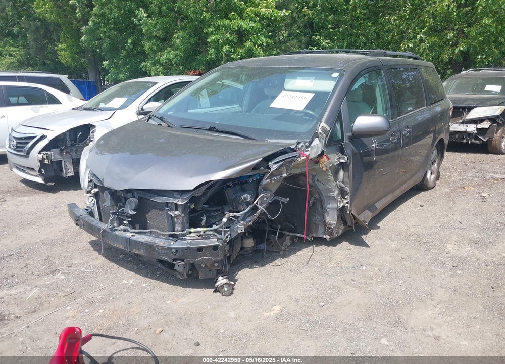 2018 TOYOTA SIENNA LE 8 PASSENGER VIN: 5TDKZ3DC2JS906556