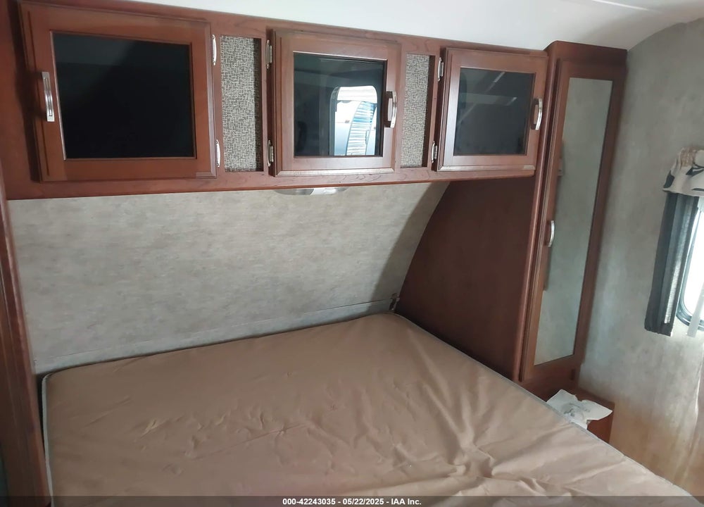 2015 KEYS 3290 BH VIN: 4YDT3292XFT414525