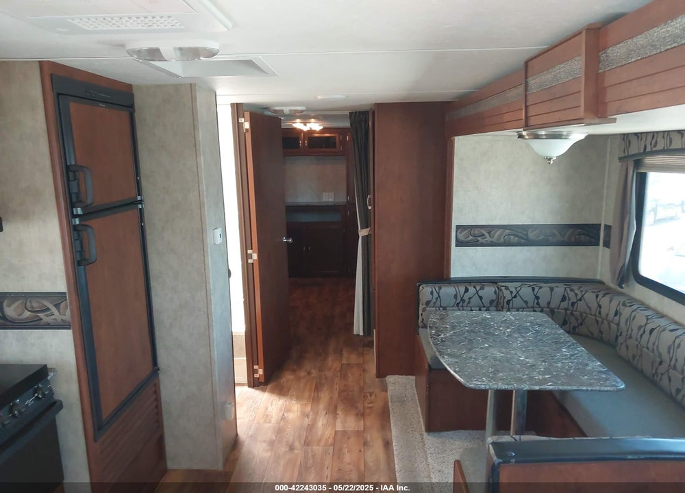 2015 KEYS 3290 BH VIN: 4YDT3292XFT414525