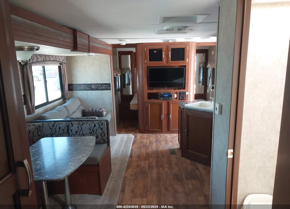 2015 KEYS 3290 BH VIN: 4YDT3292XFT414525