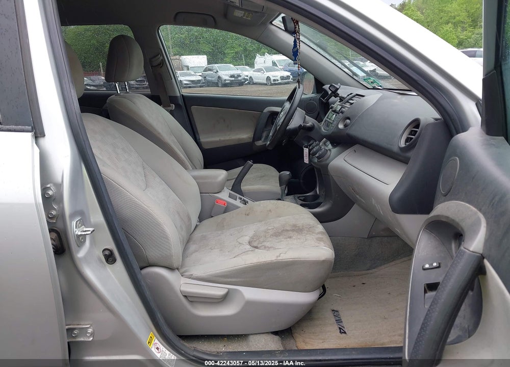2011 TOYOTA RAV4 VIN: 2T3JF4DV7BW099849