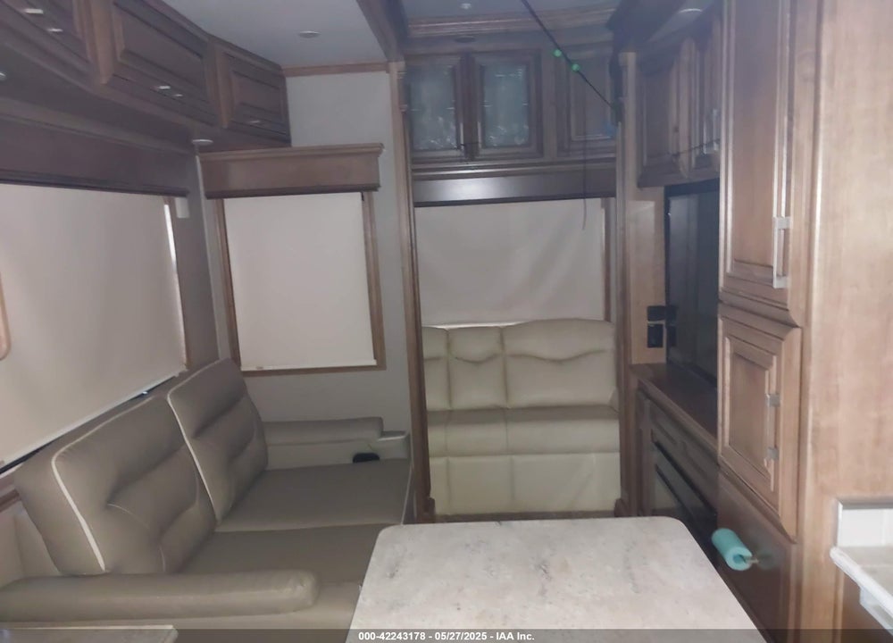 2019 DRV MOBILE SUITES VIN: 5KEAG4221K1385881