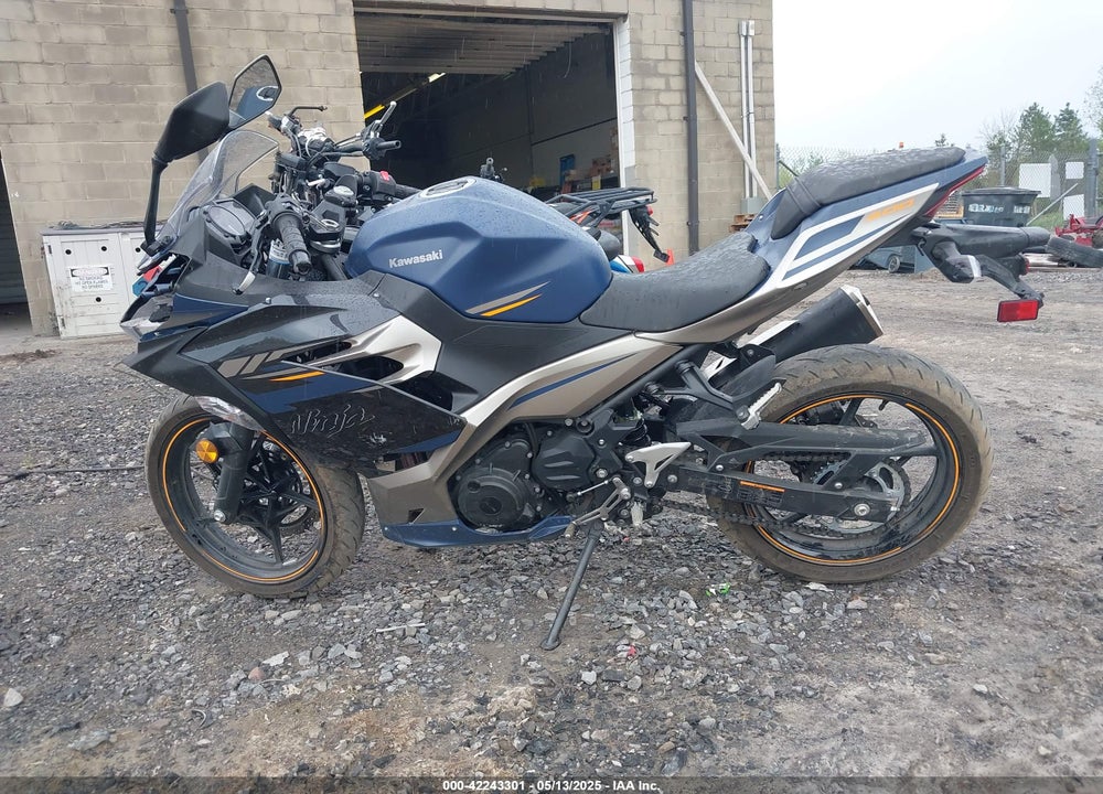 2023 KAWASAKI EX400 VIN: JKAEXKH1XPDAR7136