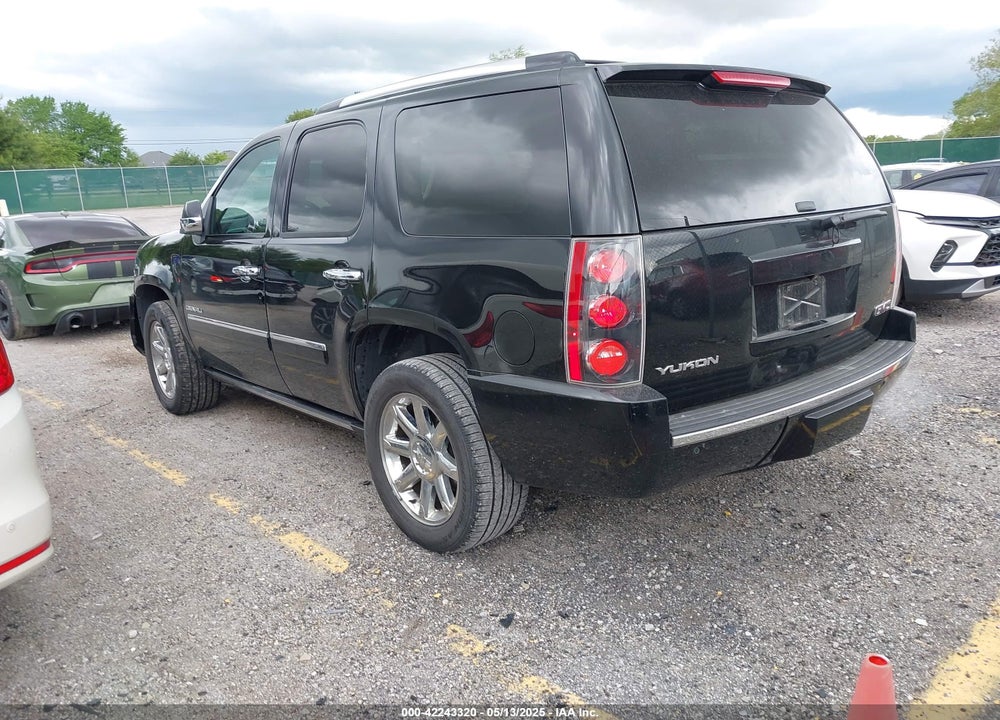 2013 GMC YUKON DENALI VIN: 1GKS2EEF9DR341514