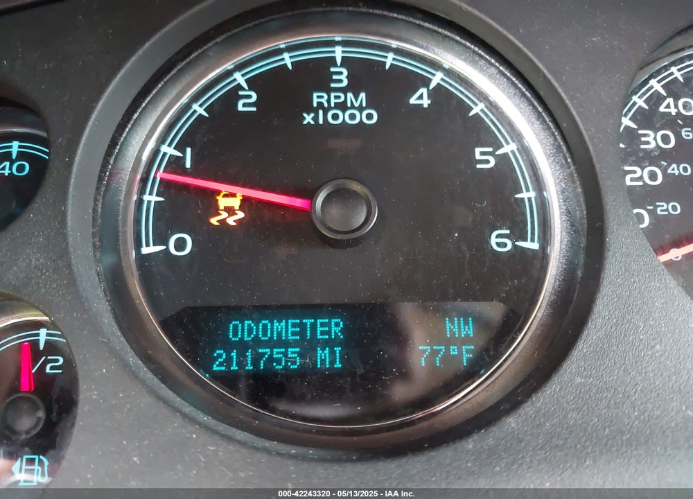 2013 GMC YUKON DENALI VIN: 1GKS2EEF9DR341514