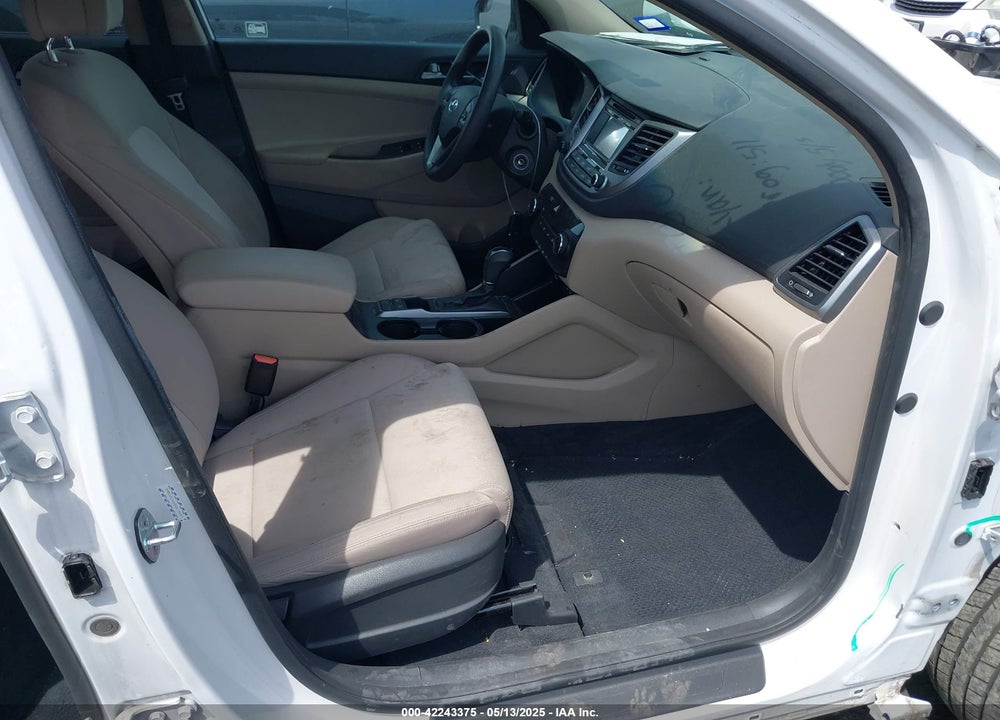 2017 HYUNDAI TUCSON VIN: KM8J3CA40HU419397