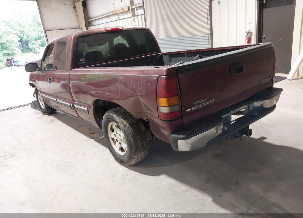 2000 CHEVROLET SILVERADO 1500 LS VIN: 2GCEC19T3Y1326178