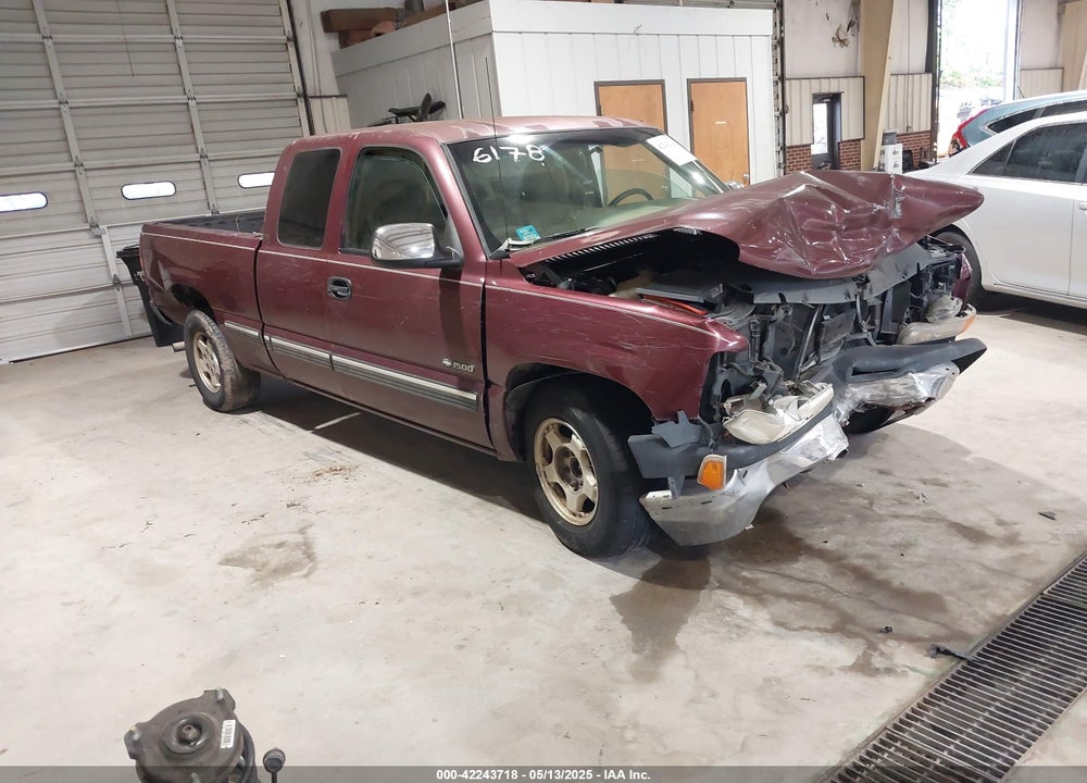 2000 CHEVROLET SILVERADO 1500 LS VIN: 2GCEC19T3Y1326178