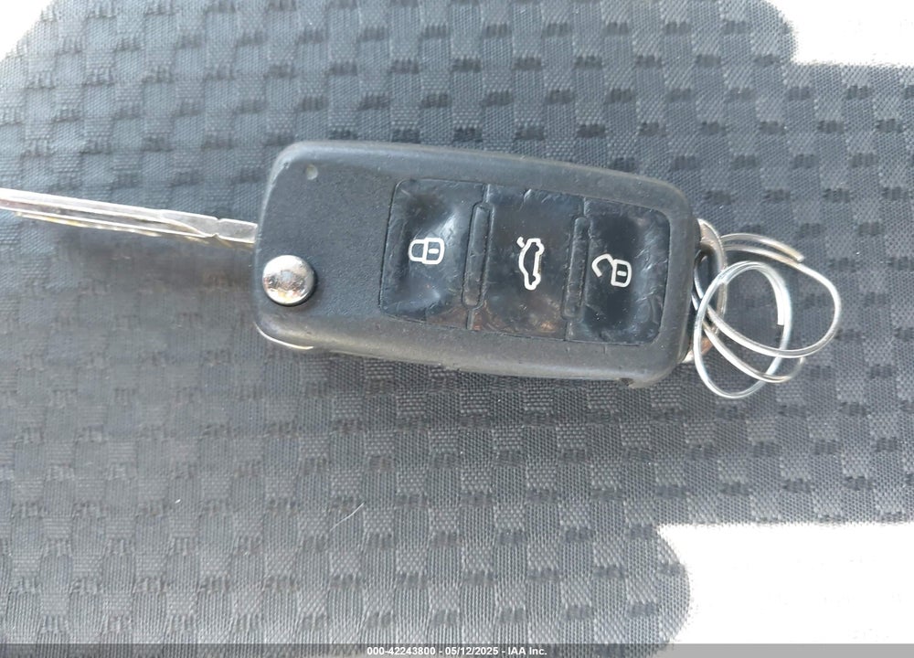 2012 VOLKSWAGEN JETTA VIN: 3VW1K7AJ3CM343852
