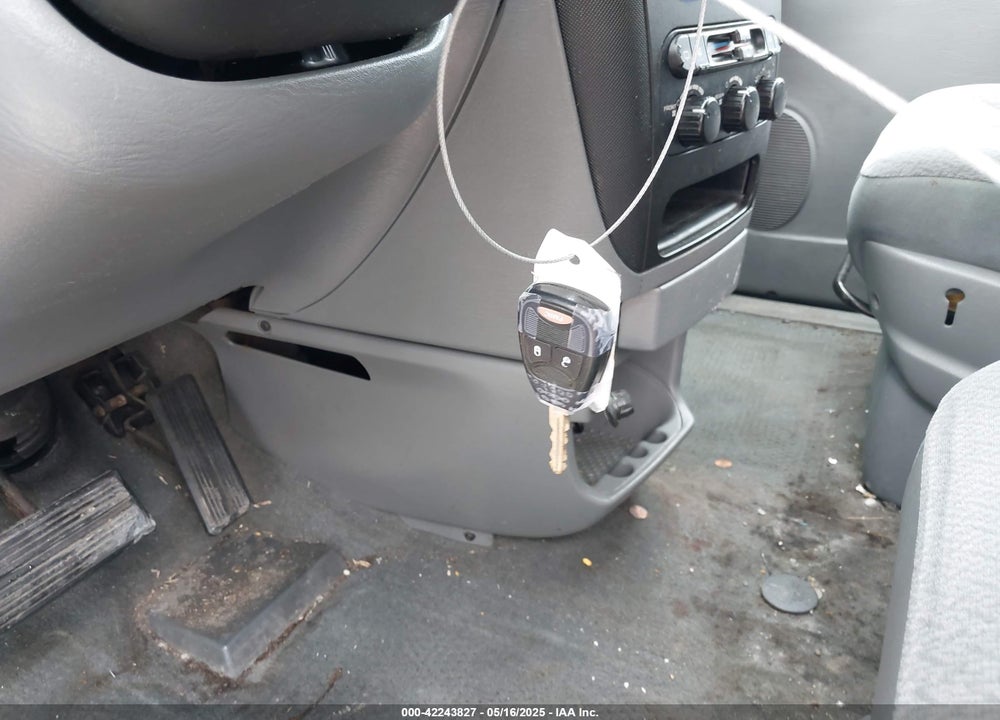 2005 DODGE GRAND CARAVAN SE VIN: 1D4GP24R95B426380