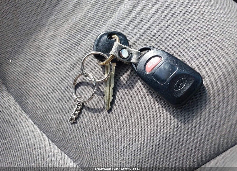 2015 HYUNDAI ELANTRA VIN: KMHDH4AE5FU452244