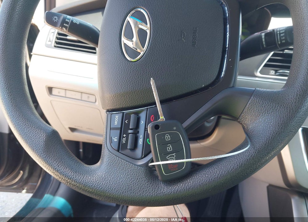2015 HYUNDAI SONATA VIN: 5NPE24AF8FH244789