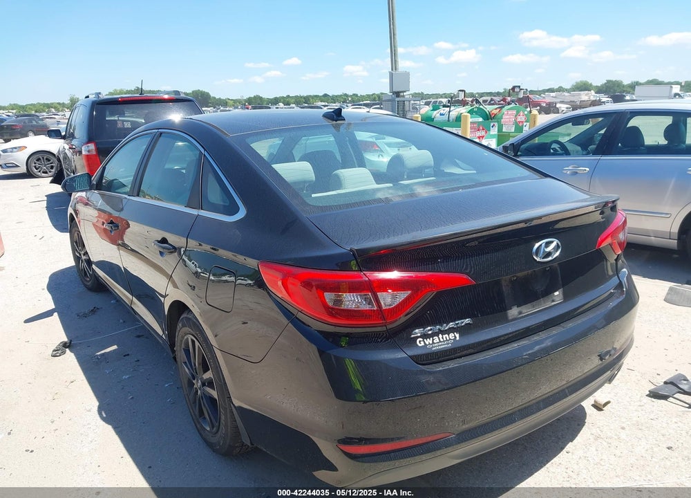 2015 HYUNDAI SONATA VIN: 5NPE24AF8FH244789