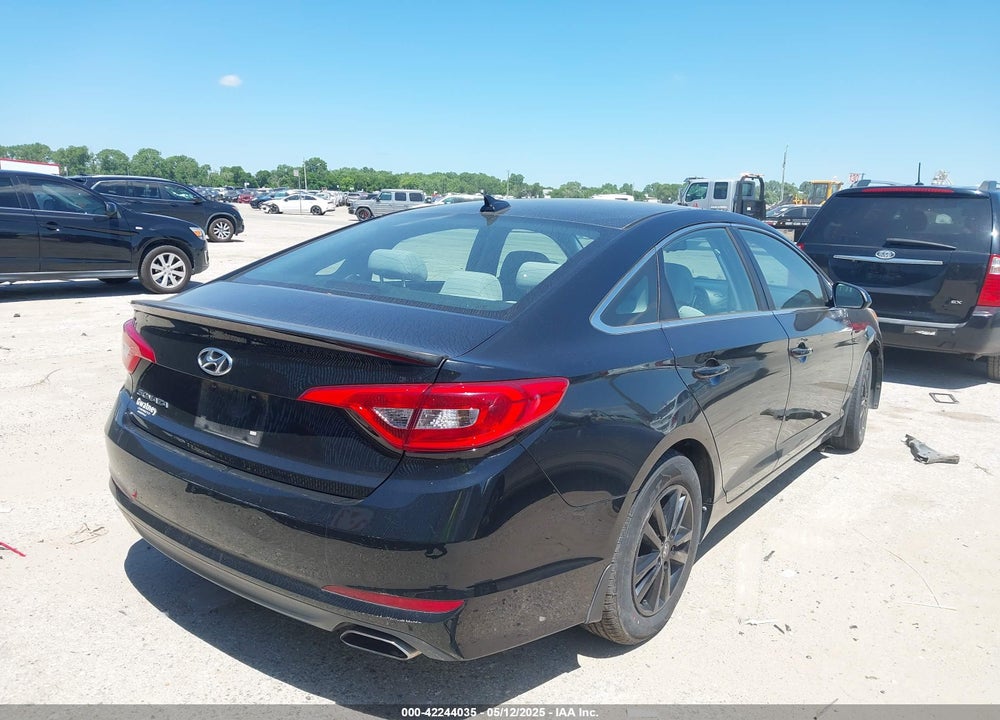 2015 HYUNDAI SONATA VIN: 5NPE24AF8FH244789