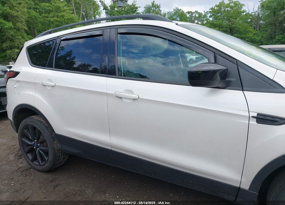 2017 FORD ESCAPE VIN: 1FMCU9G97HUB96870