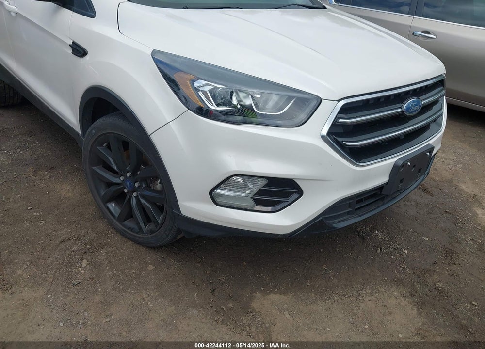 2017 FORD ESCAPE VIN: 1FMCU9G97HUB96870