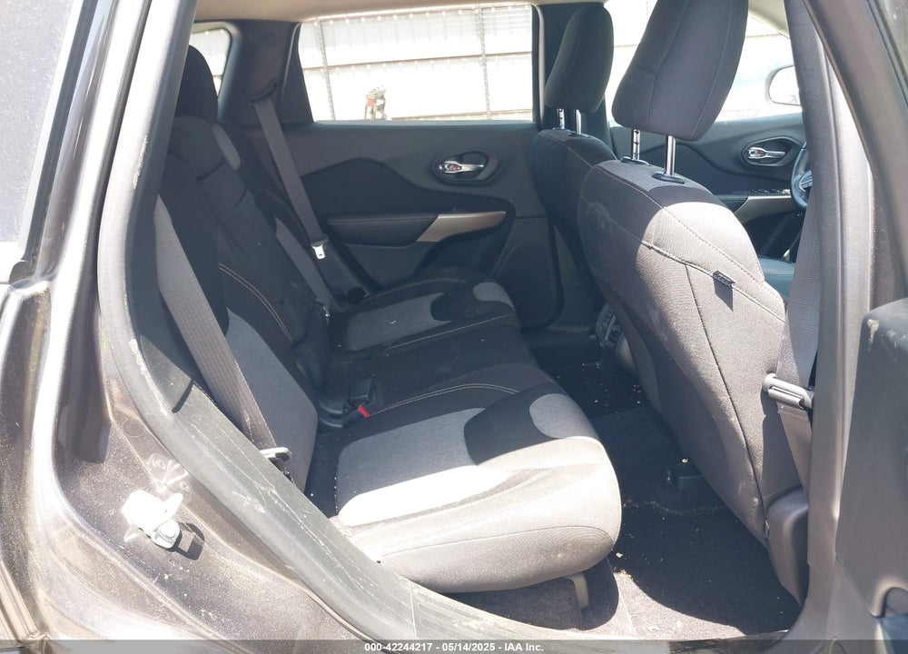 2018 JEEP CHEROKEE LATITUDE 4X4 VIN: 1C4PJMCB8JD568944