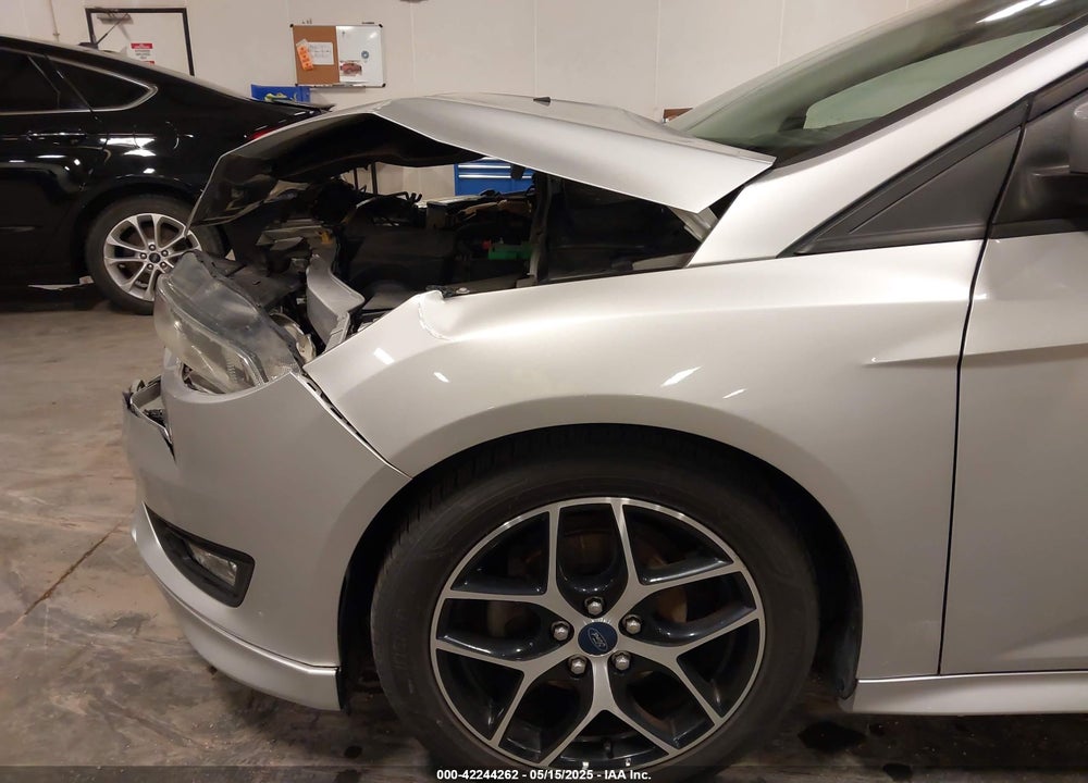 2015 FORD FOCUS SE VIN: 1FADP3F27FL368700