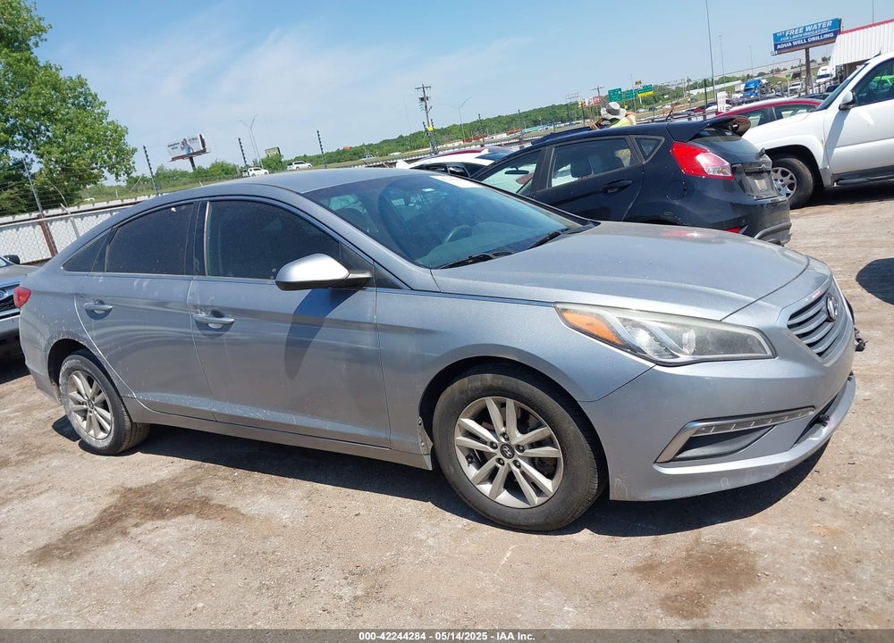 2015 HYUNDAI SONATA SE VIN: 5NPE24AF3FH004923