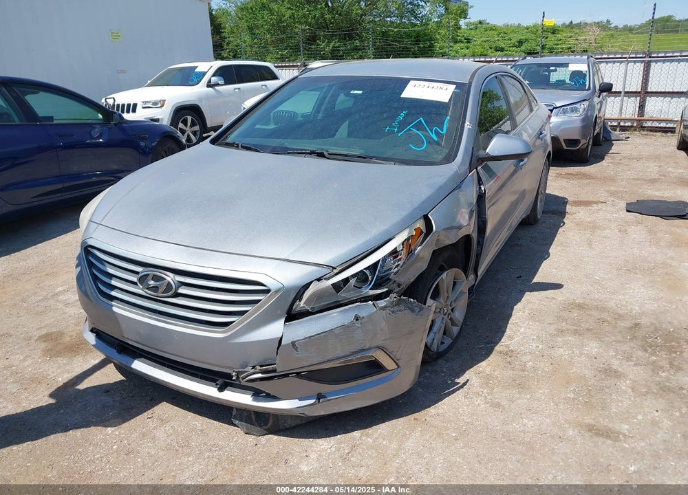 2015 HYUNDAI SONATA SE VIN: 5NPE24AF3FH004923