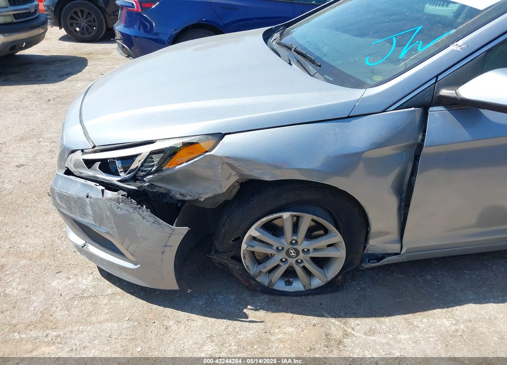 2015 HYUNDAI SONATA SE VIN: 5NPE24AF3FH004923