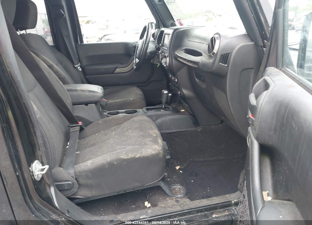2014 JEEP WRANGLER UNLIMITED SPORT VIN: 1C4HJWDG9EL268853