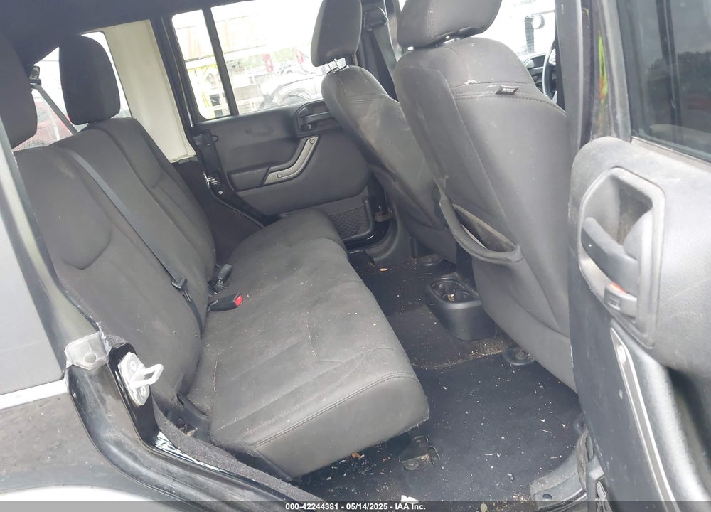 2014 JEEP WRANGLER UNLIMITED SPORT VIN: 1C4HJWDG9EL268853