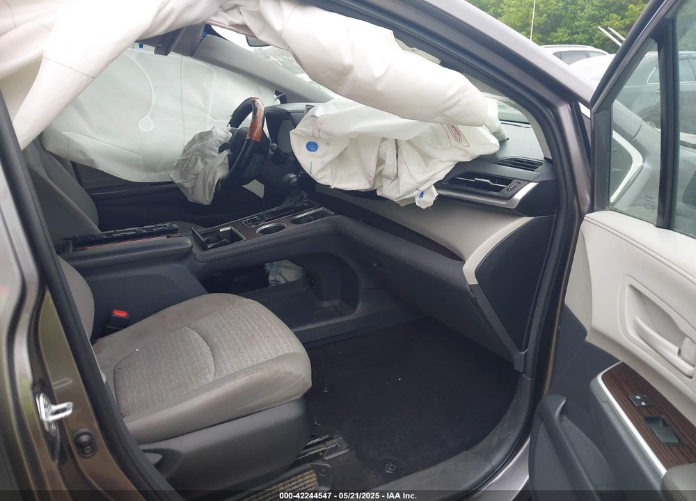 2023 TOYOTA SIENNA LE VIN: 5TDKRKEC6PS157035