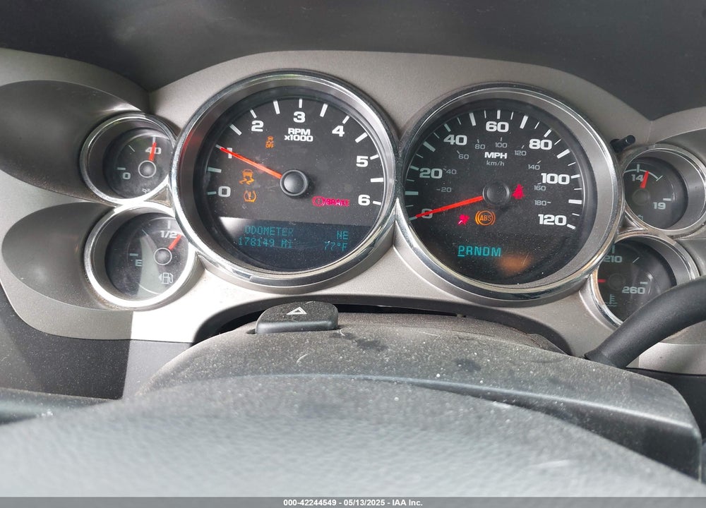 2013 CHEVROLET SILVERADO 1500 LT VIN: 1GCRCSE05DZ280647