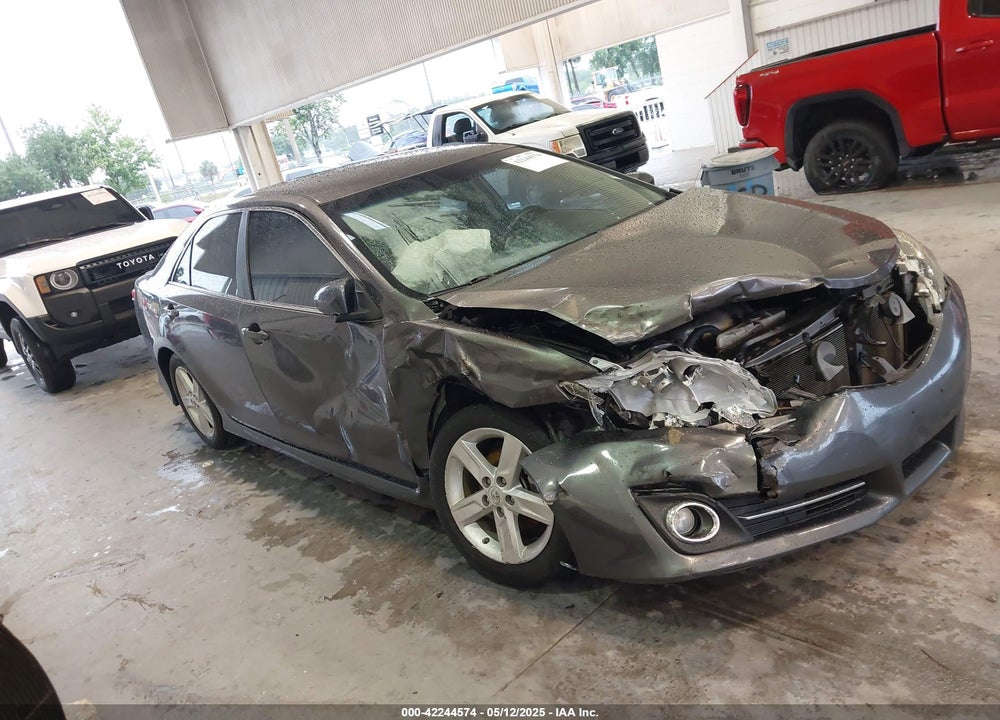 2014 TOYOTA CAMRY SE VIN: 4T1BF1FKXEU852566