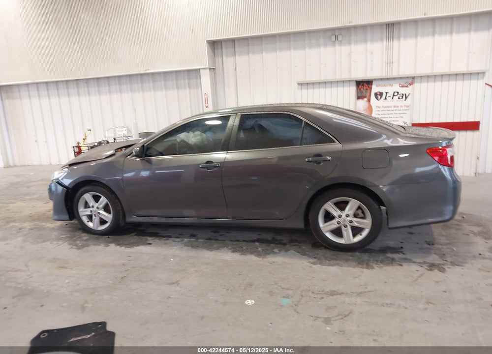 2014 TOYOTA CAMRY SE VIN: 4T1BF1FKXEU852566