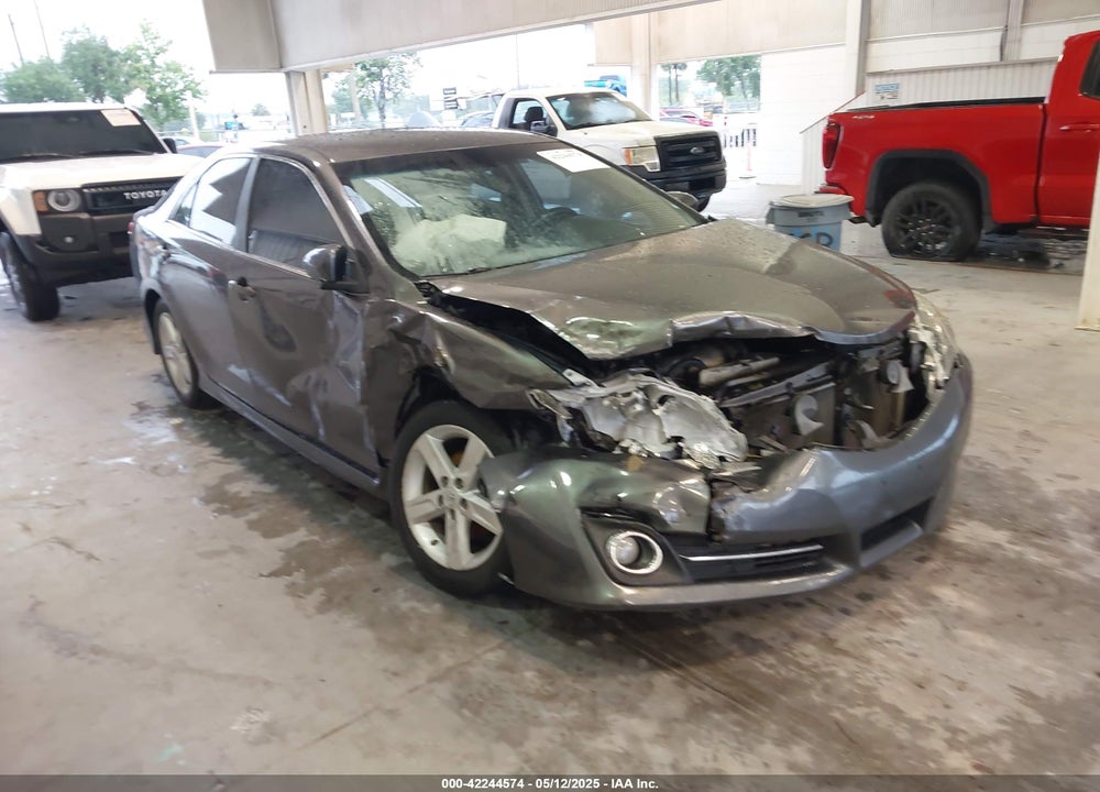 2014 TOYOTA CAMRY SE VIN: 4T1BF1FKXEU852566