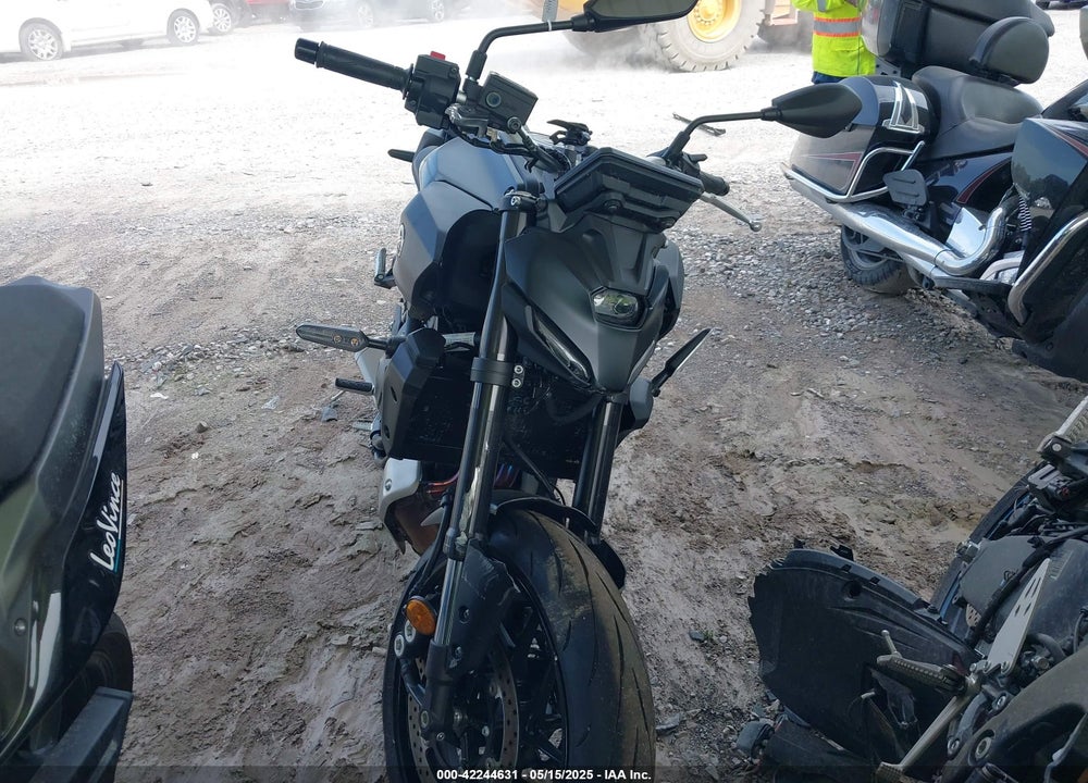 2025 YAMAHA MTN690 VIN: JYARM48E4SA001356