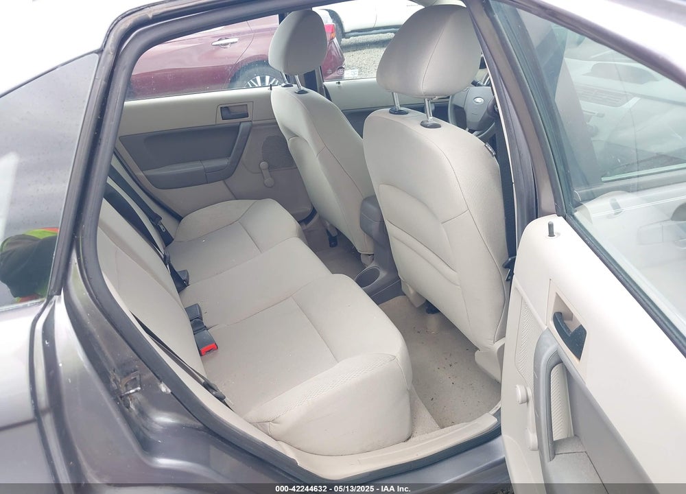 2010 FORD FOCUS VIN: 1FAHP3ENXAW299330
