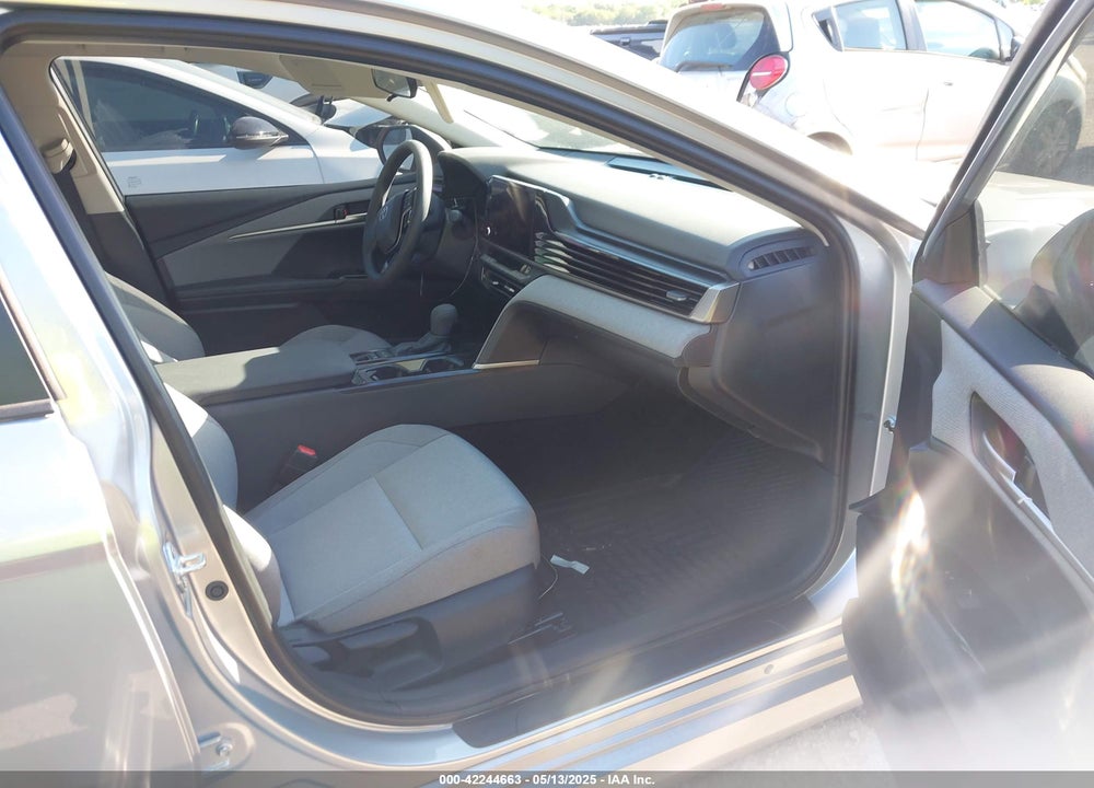 2025 TOYOTA CAMRY LE VIN: 4T1DAACK9SU560009