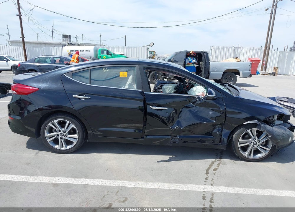 2017 HYUNDAI ELANTRA VIN: KMHD84LF6HU160174
