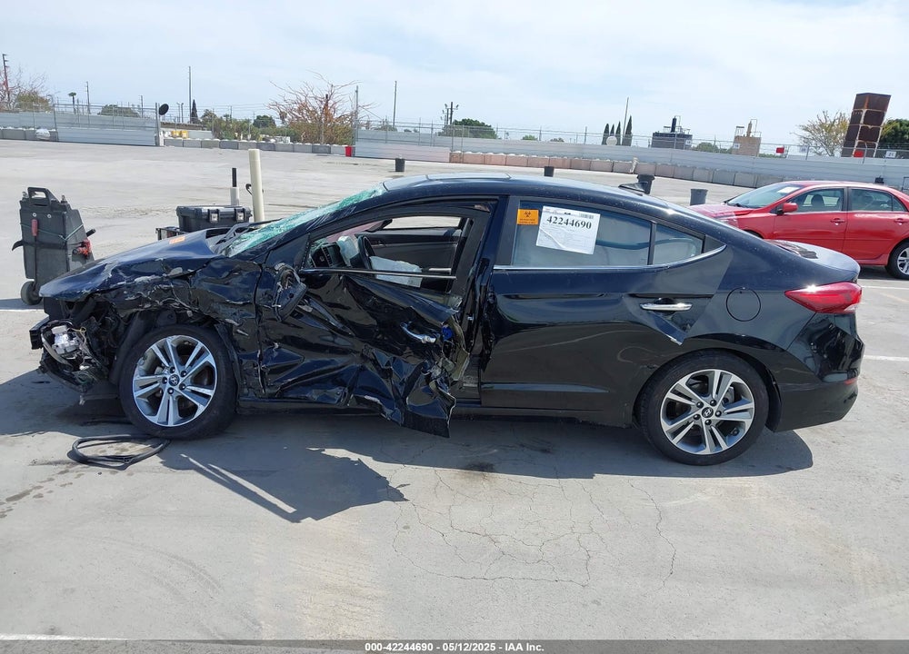 2017 HYUNDAI ELANTRA VIN: KMHD84LF6HU160174